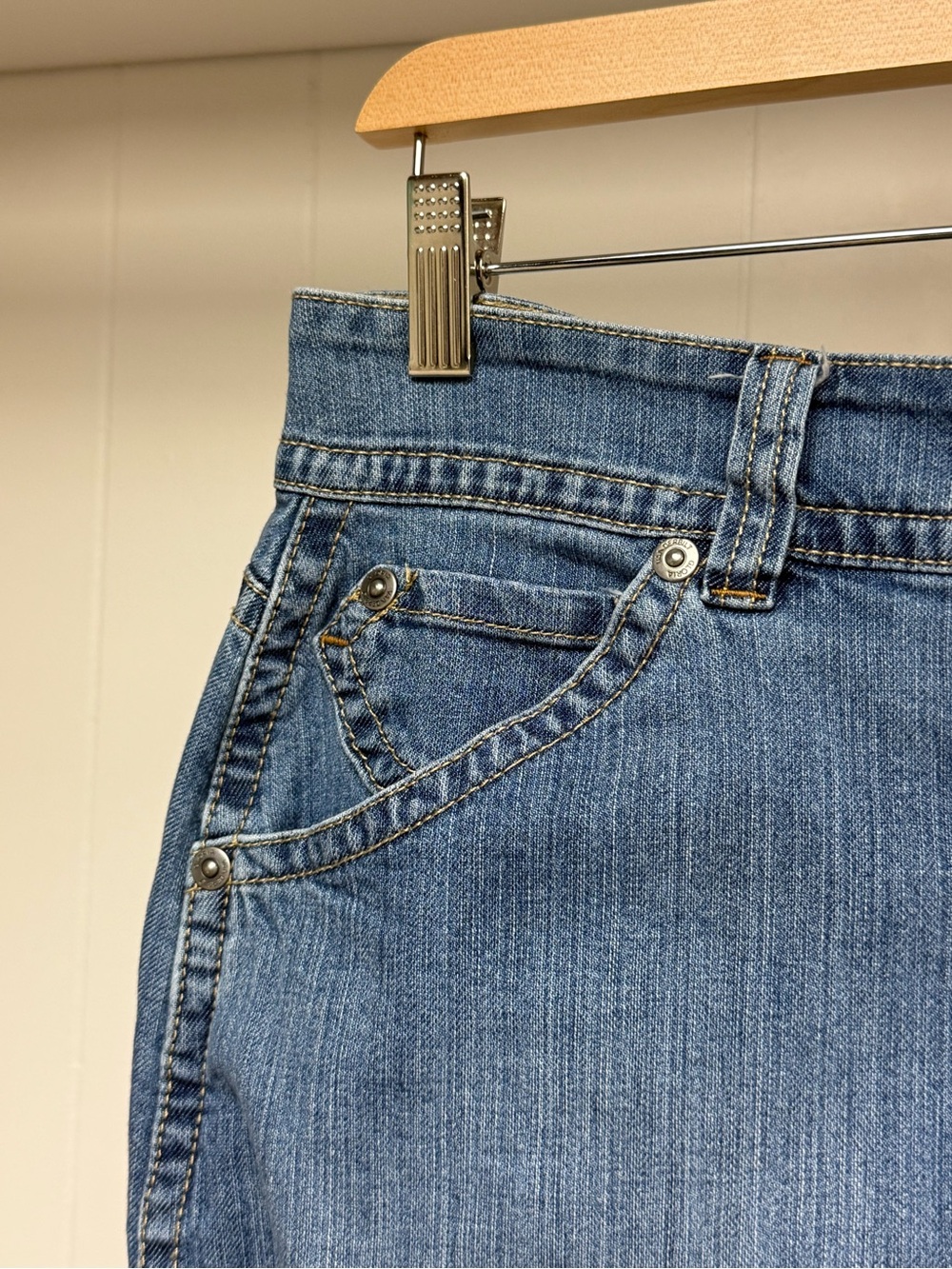 Vintage '90s Denim High-Waisted Skirt with Godets Gloria Vanderbilt Size 10 - Picture 8 of 13